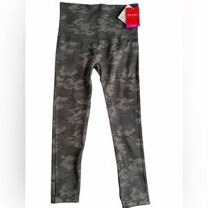 SPANX Look At Me Now Seamless W’s Cropped Leggings – Camo Print – Size S/P – NWT